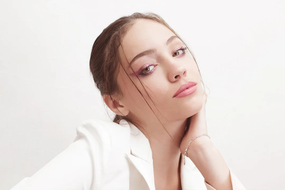 Breathing vs. Beauty: Do You Need Septoplasty or Rhinoplasty?: Woman showing nasal profile